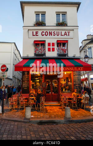 Altes Café Le Consulat, Paris Café, Abend, Montmartre, 18. Arrondissement, Paris, Frankreich. Stockfoto