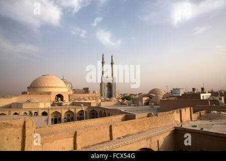 Sonnenaufgang auf Altstadt von Yazd und die erstaunliche Masjed Jame Moschee, Iran Stockfoto