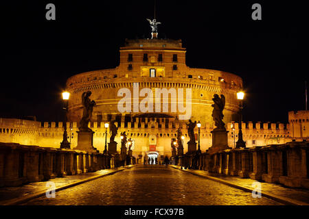 Burg des Heiligen Engels das Mausoleum des Hadrian am Fluss Tiber in Rom, Italien; Castel Sant ' Angelo, Roma Stockfoto