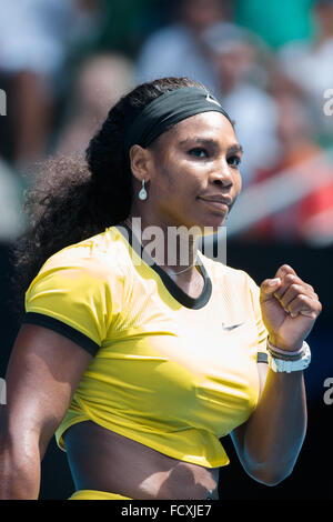 Melbourne, Australien. 26. Januar 2016. Serena Williams der Vereinigten Staaten von Amerika feiert ihren Sieg eine Runde Viertelfinale match gegen Maria Sharapova der Russischen Föderation am Tag neun des 2016 Australian Open Grand Slam Tennis-Turnier im Melbourne Park in Melbourne, Australien. Serena Williams gewann 64 61. Sydney Low/Cal Sport Media/Alamy Live-Nachrichten Stockfoto