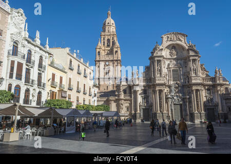 Murcia-Kathedrale und dem Plaza del Cardenal Belluga in Murcia, Spanien Stockfoto