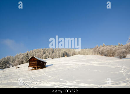 Winterlandschaft mit hölzernen Scheune, Pitztaler Alpen - Tirol-Österreich-Europa Stockfoto