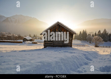 Winterlandschaft mit hölzernen Scheune, Pitztaler Alpen - Tirol-Österreich-Europa Stockfoto