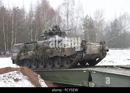 Marder 1A3 der 4. Kompanie, 212. Mechanisierte Infanterie-Bataillon während eine Kraft auf Kraft Trainingsübung im Trainingszentrum deutschen Armee Kampf. 15.01.2016 Stockfoto