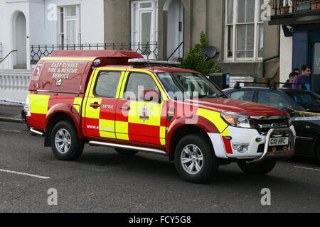 EIN FORD RANGER SEIL RETTUNGSEINHEIT VON EAST SUSSEX FEUER & RESCUE SERVICE, DIE TEILNAHME AN EINER KLIPPE FALLEN ZWISCHENFALL IN HASTINGS Stockfoto