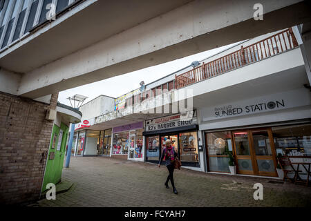 Szenen der Entbehrung in der heruntergekommenen Gegend High Street von Newhaven in East Sussex. Stockfoto