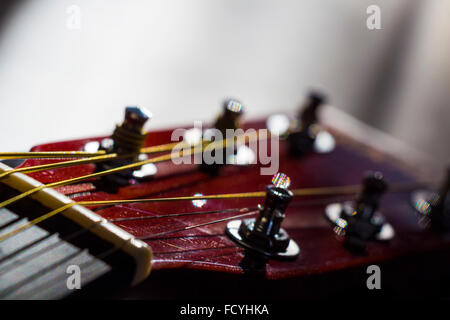 akustische Gitarre Tuner Stockfoto