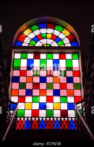 Bunte Glasfenster, Mineralogie Museum, Praça da Liberdade, Freiheitsplatz, Belo Horizonte, Minas Gerais, Brasilien Stockfoto