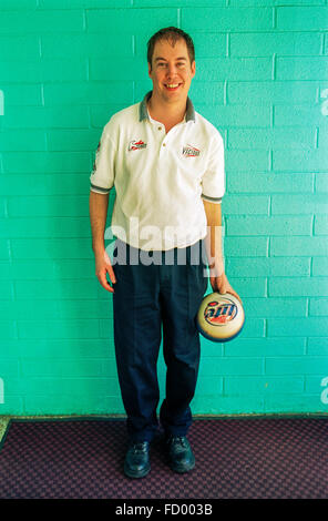 TUCSON, AZ-Februar 15: Pro Bowler Patrick Allen an die PBA Geruch-Esser offen Held in Tucson, Arizona am 15. Februar 2004. Stockfoto