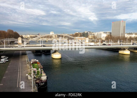 Pont Charles de Gaulle und Viaduc d ' Austerlitz Brücken über Seine Fluss, Paris, Frankreich, Europa. Stockfoto