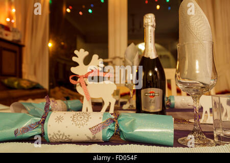 Weihnachtstisch alle eingerichtet und bereit Stockfoto