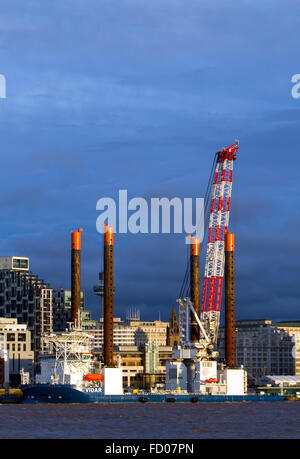 Liverpool, Merseyside, England. Vidar, ein Errichterschiff ist im