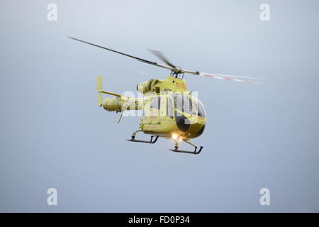 Yorkshire Air Ambulance Teilnahme an einem Unfall auf der A628 Woodhead übergeben, in der Nähe von Dunford Bridge, West Yorkshire, Großbritannien. Stockfoto