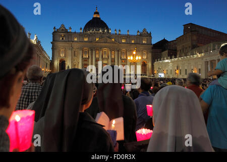 Vatikan-Stadt. 3. Oktober 2015. das Predigen des Papstes Francis vor der Synode über die Familie, Petersplatz, Vatikan Stockfoto