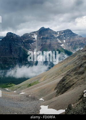Der Blick von oben auf Sentinel Pass, Blick nach Norden; Banff Nationalpark, Alberta, Kanada Stockfoto