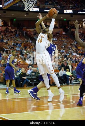 Austin, TX, USA. 26. Januar 2016. Texas Longhorns Prinz Ibeh #44 in Aktion während der NCAA Männer Basketball-Spiel zwischen TCU im Frank Erwin Center in Austin, TX. Mario Cantu/CSM/Alamy Live-Nachrichten Stockfoto