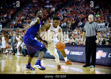 Austin, TX, USA. 26. Januar 2016. Texas Longhorns Jesaja Taylor #01 in Aktion während der NCAA Männer Basketball-Spiel zwischen TCU im Frank Erwin Center in Austin, TX. Mario Cantu/CSM/Alamy Live-Nachrichten Stockfoto