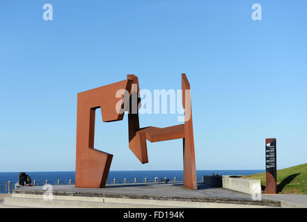 Große moderne Skulptur leer Bau von Gipuzkoa, Spanien, San Sebastian, Paseo Nuevo, Jorge Oteiza genannt. Stockfoto