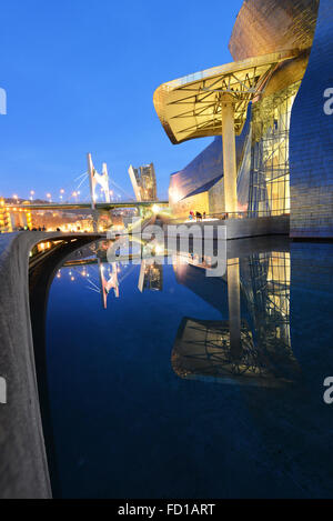 Das wunderschöne Guggenheim Museum in Bilbao, Spanien. Stockfoto