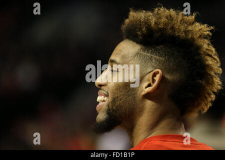 Portland, Oregon, USA. 26. Januar 2016. 26. Januar 2016 - ALLEN CRABBE (23) vor dem Spiel. Die Portland Trailblazers veranstaltete die Sacramento Kings am Moda Center on Januar 26, 2016. Foto von David Blair Credit: David Blair/ZUMA Draht/Alamy Live-Nachrichten Stockfoto