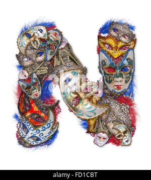 Buchstabe N gemacht Karnevalsmaske und Feder Stockfoto