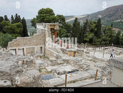 Knossos oder Cnossos ist die größte archäologische Stätte der Bronzezeit auf Kreta und gilt als die älteste Stadt Europas. Insel Kreta. Stockfoto