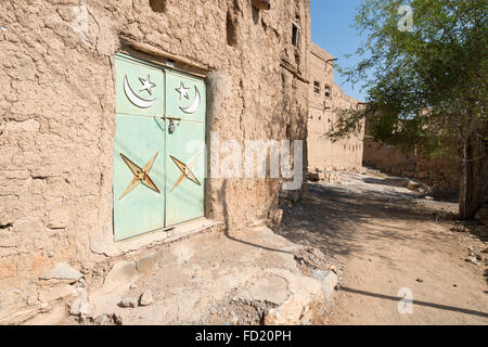 Blick auf verlassenen alten Schlamm Häuser in Al Hamra Oman Stockfoto