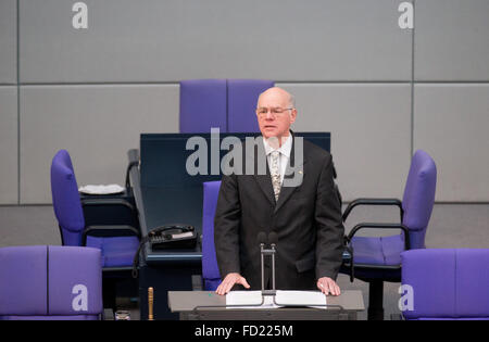 Berlin, Deutschland. 27. Januar 2016. Bundestags-Präsident Norbert Lammert spricht zu Mitgliedern des Parlaments während einer Gedenkveranstaltung für die Opfer des Nationalsozialismus in den Bundestag Berlin, Deutschland, 27. Januar 2016. Bildnachweis: Dpa picture Alliance/Alamy Live News Stockfoto