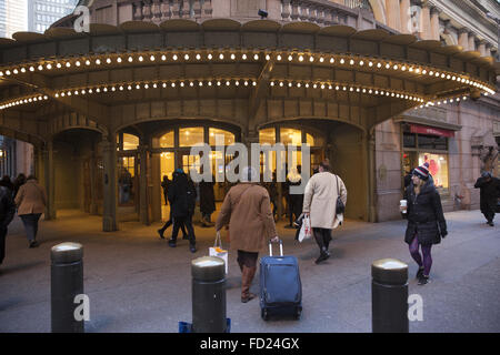 Eingang zum Grand Central Terminal an der Ecke 42nd Street und Vanderbilt Avenue in Manhattan, NYC. Stockfoto