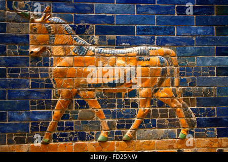 Details: Ischtartor - Pergamonmuseum, Museumsinsel, Berlin-Mitte. Stockfoto