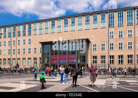 Europa, Deutschland, Nordrhein-Westfalen, Köln, Hauptgebäude der Universität zu Köln am Albertus-Magnus-Platz in th Stockfoto