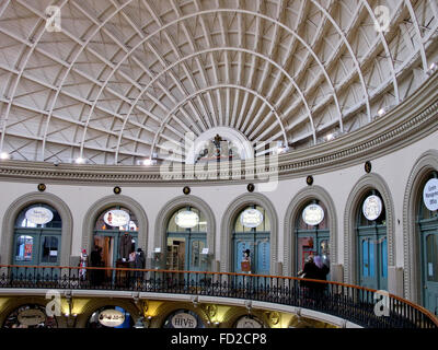 Die architektonische Dach und Dachgeschoss innen Getreidebörse in Leeds in Yorkshire, England. Stockfoto