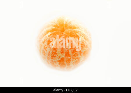 Köstliches Obst Mandarinen fotografiert Closeup auf weißem Hintergrund Stockfoto