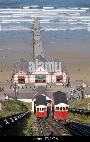 Salburn-by-the-Sea Pier und viktorianischen Klippe heben. Stockfoto