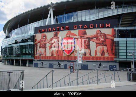Außenseite des Emirates Stadium mit großen Arsenal Schild Stockfoto