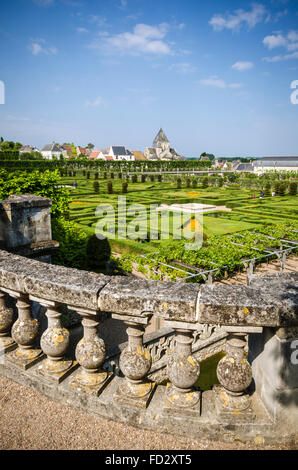 Stein Geländer und Gärten, Chateau de Villandry, Villandry, Loiretal, Frankreich Stockfoto