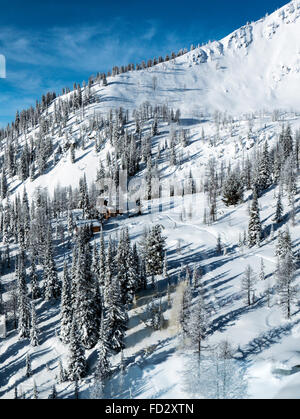 Aerial Winter-Ansicht der remote Mount Carlyle Lodge; Selkirk Mountains; Britisch-Kolumbien; Kanada Stockfoto