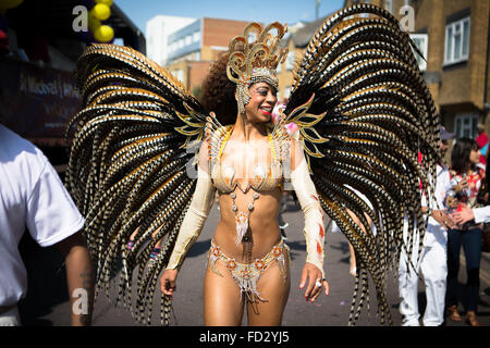 Tänzerin von Paraiso Schule Samba, Notting Hill Karneval 2013 Stockfoto