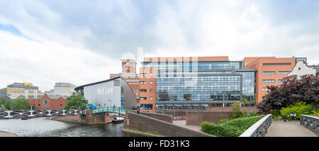 Kanäle und Wasserwege rund um Brindleyplace, Birmingham Stockfoto