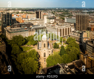 St. Philips Kathedrale und Platz, Birmingham Stockfoto