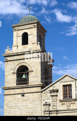 LA SERENA, CHILE - 19. Februar 2015: Der Glockenturm der Kirche San Francisco in der Innenstadt Stockfoto