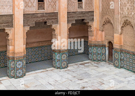 Innenhof der Medersa Ben Youssef, Medina, Marrakesch, Marokko Stockfoto