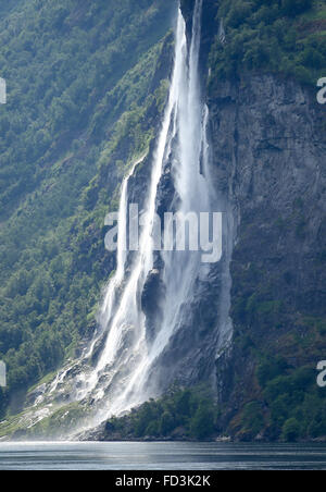 Norwegen, Geiranger Fjord, Detail von Wasserfällen. Stockfoto