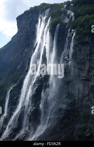 Norwegen, Geiranger Fjord, Detail von Wasserfällen. Stockfoto