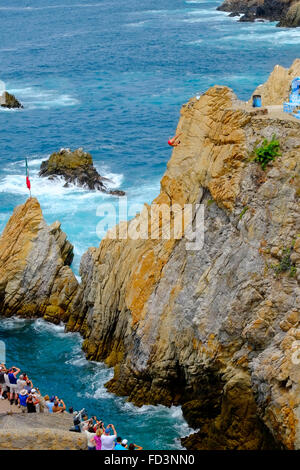 Cliff Divers La Quebrada Acapulco Mexiko Sierra Madre del Sur Mountains Stockfoto