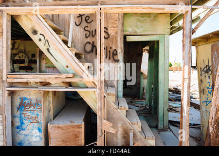 Ein verlassenes Haus in Bombay Beach, Kalifornien, am östlichen Ufer des Salton Meeres Stockfoto