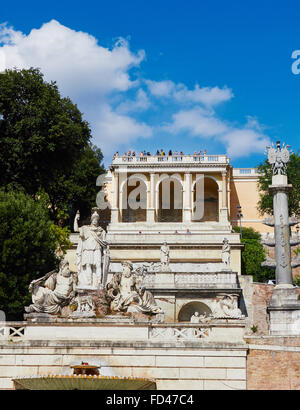 Blick von der Piazza del Popolo in Richtung Pincio Hill, Rom, Latium, Italien, Europa Stockfoto