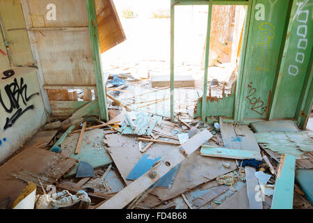 Ein verlassenes Haus in Bombay Beach, Kalifornien, am östlichen Ufer des Salton Meeres Stockfoto