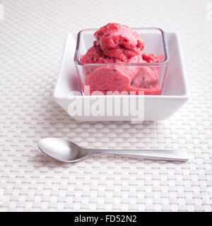 Bild von frisch zubereiteten Berry Sorbet. Stockfoto