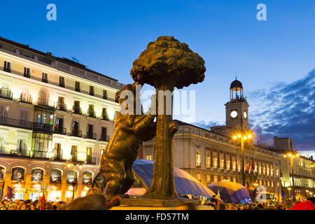 Statue des Bären auf der Puerta del Sol, Madrid, Spanien. Stockfoto